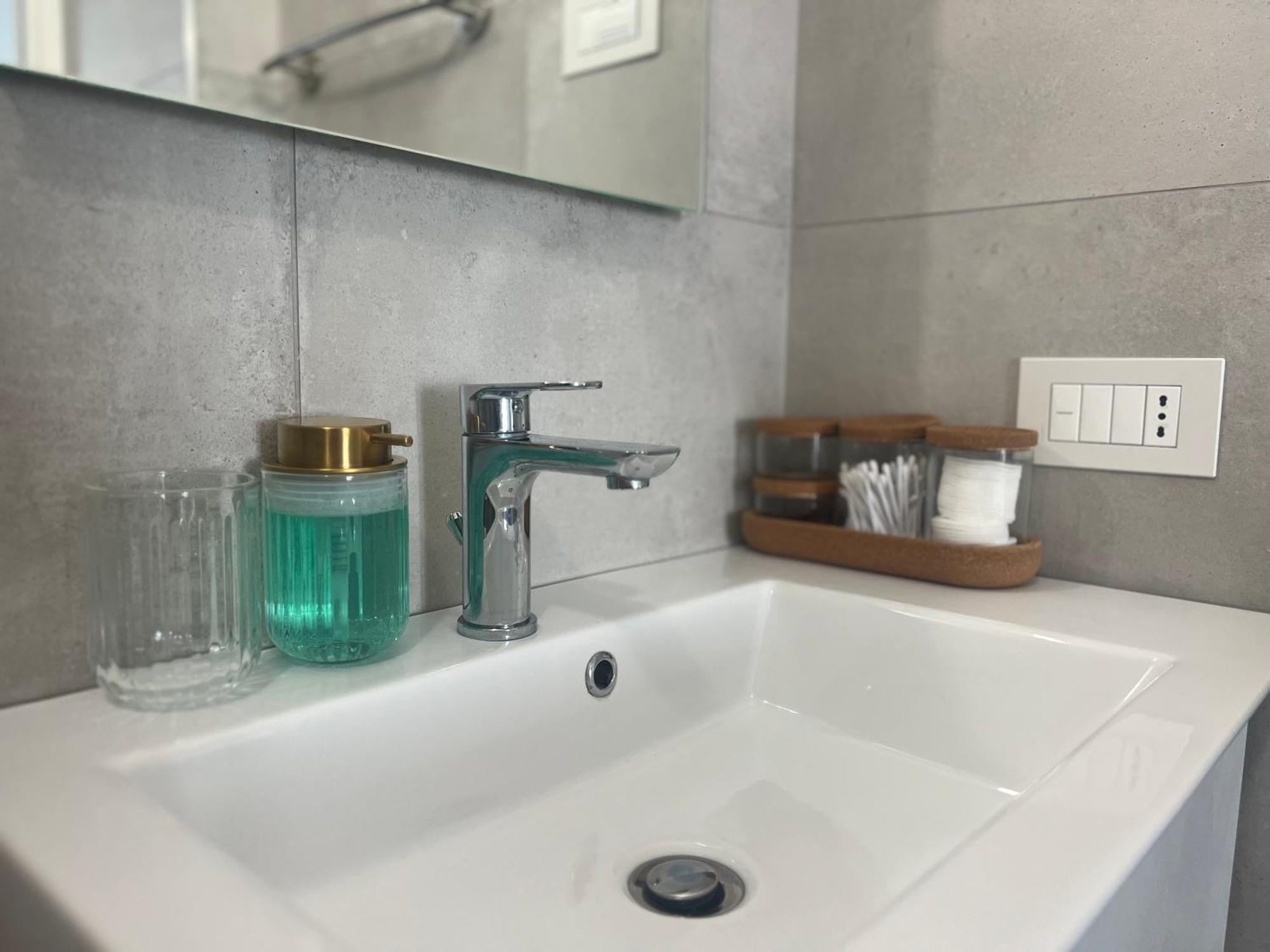 Regina Milano In Melegnano - Wifi, Breakfast Box And Terrace Apartment Екстериор снимка